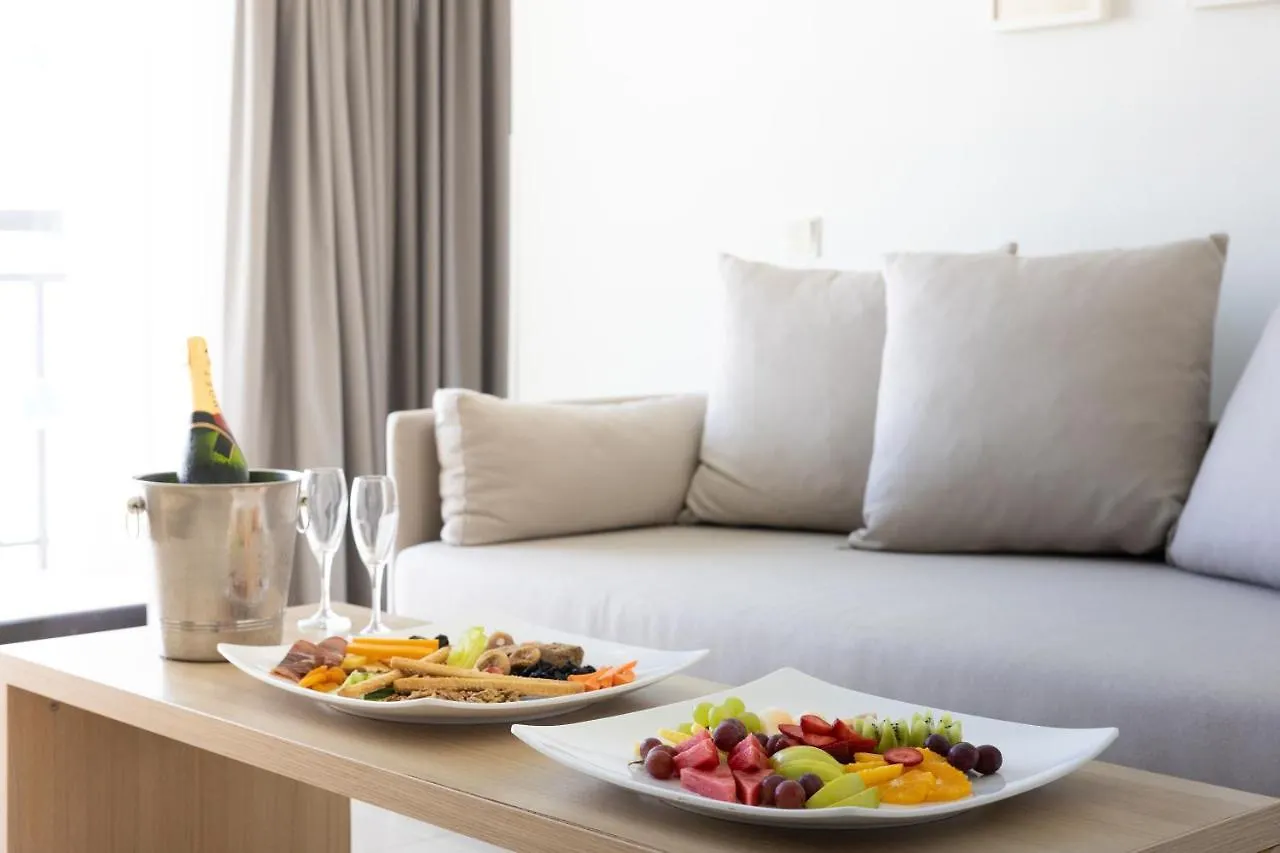 Sandy Beach Hotel & Spa - Ex Sentido 라르나카